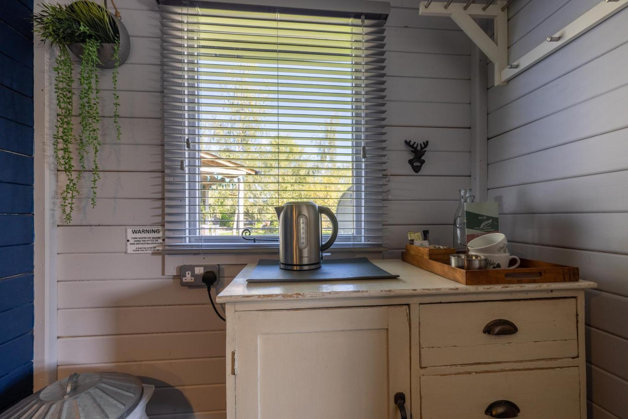 The Little Hide - Adult Only Camping Pods Wigginton  Eksteriør bilde